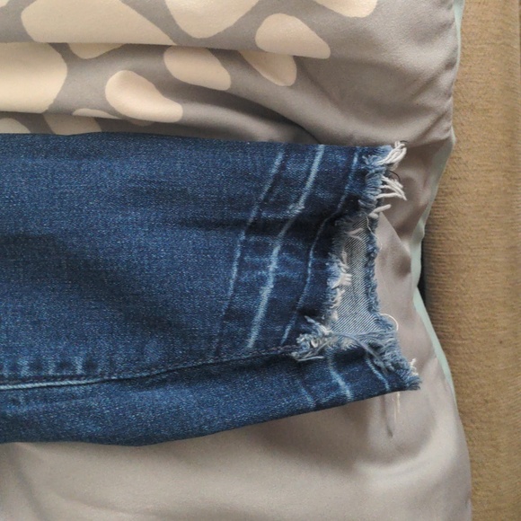 Old Navy. Comfy stretchy jeans size 2 - Picture 5 of 7